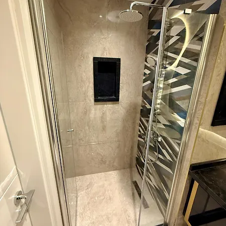 Sa Apartments! Luxury 2bd Duplex Apartment *